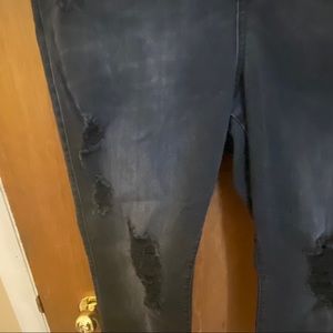 New without tags Torrid Distressed Jeggings